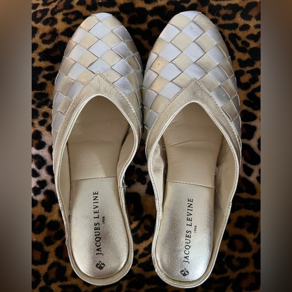 COPY - COPY - Jacques Levine 4640 Woven Metallic - Picture 3 of 4